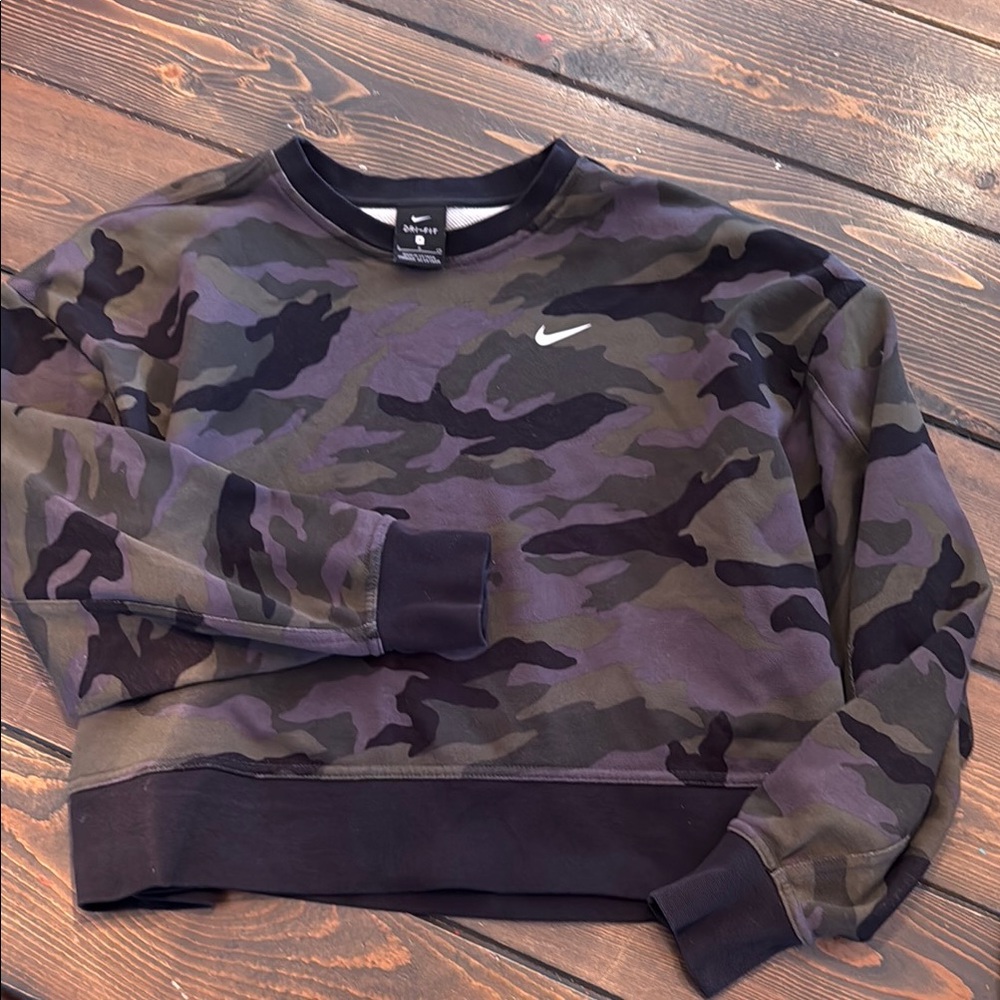 Nike Camouflage Crop Top Sweater